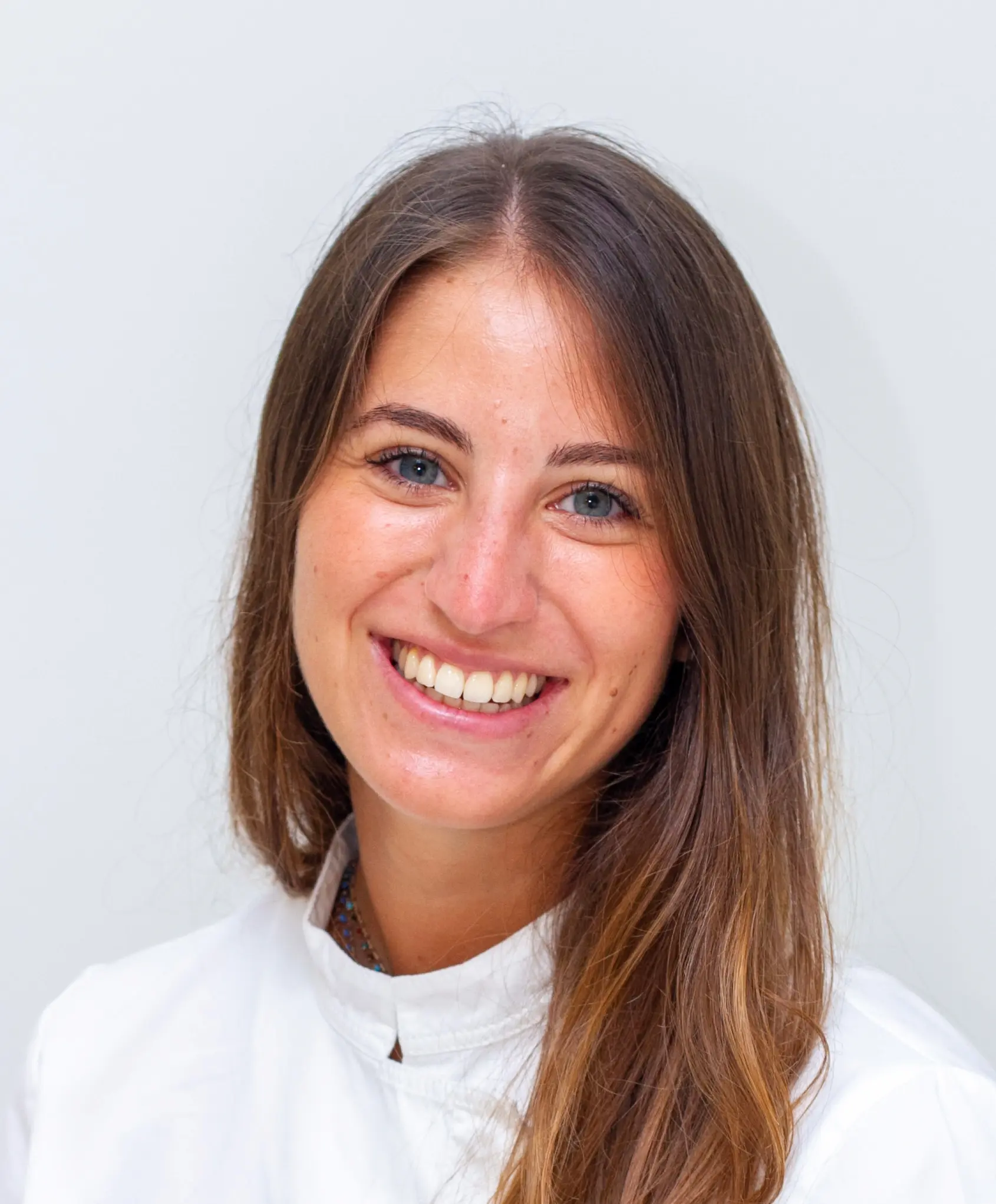 Dr Eléna Bensoussan - Dentisterie restauratrice, esthétique, adhésive